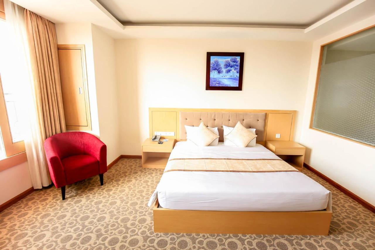 Bavico Plaza Hotel Dalat Exteriör bild